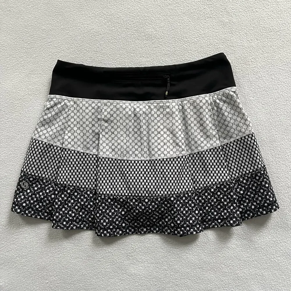 Lululemon Women Dottie Eyelet White Black Print Pace Rival Skirt II Skort 2 Reg